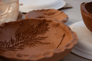 ATELIER CÉRAMIQUE À IMPRESSIONS VÉGÉTALES