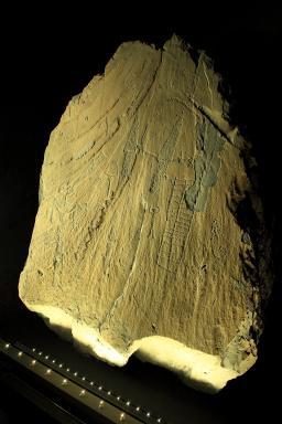 Collection archéologique - Roches gravées - Agrandir l'image, fenêtre modale